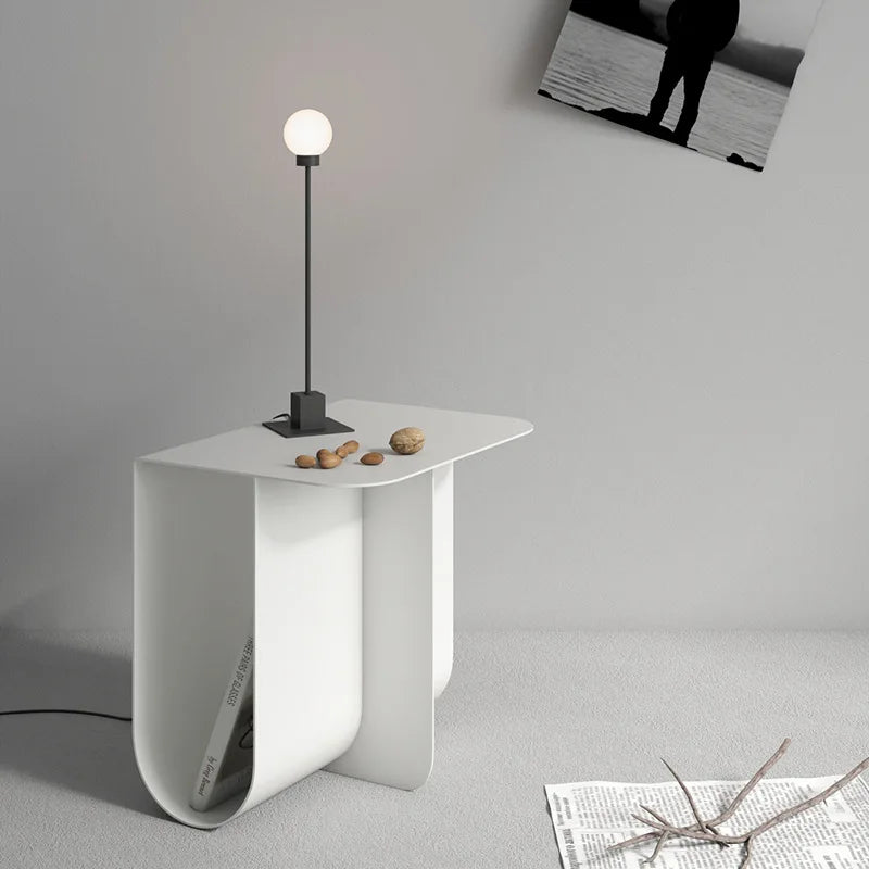 MOMO Side Table